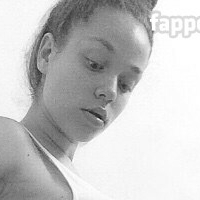 Liza York Nue