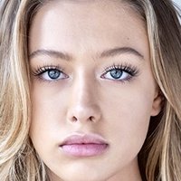 Logan Riley Hassel Nue