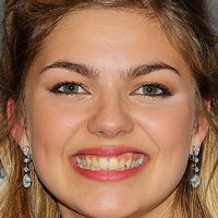 Louane Emera Nue