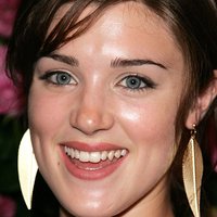 Lucy Griffiths Nue