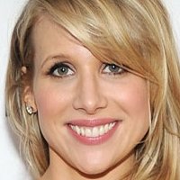 Lucy Punch Nue