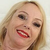 lucygresty Nue