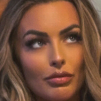 Mandy Sacs Nue