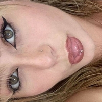 mariahcombe Nue