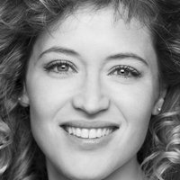Marta Larralde Nue