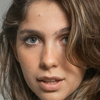 Maya Koch Nue