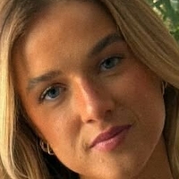 Mia Bowman Nue