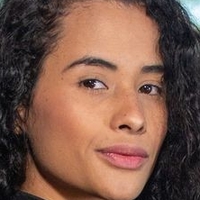 Mia Nix Nue