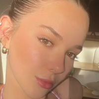 mia_phillipson Nue