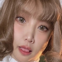 Monica Wos Nue
