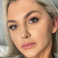 morganhollymoore Nue