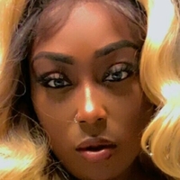 mzstrawberryhenny Nue