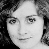 Natalie Ogle Nue