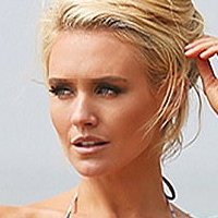 Nicky Whelan Nue
