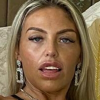 Nicola Warren Nue