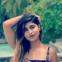 Pratika Sood Nue