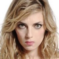Regina Orioli Nue