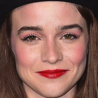 Renee Felice Smith Nue