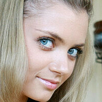 Sabrina Bangs Nue