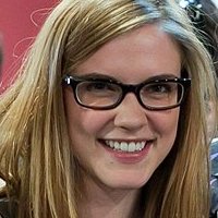 Sara Canning Nue