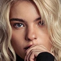Sarah Almoril Nue