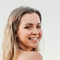 Sarah Senecal Nue