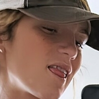 Shay Smiles Nue