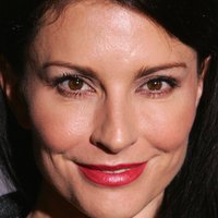 Simmone Mackinnon Nue
