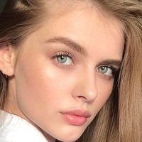 Snezhana Yanchenko Nue