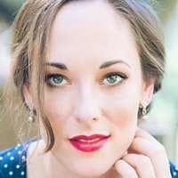 Stephanie Edmonds Nue