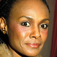 Tamara Dobson Nue