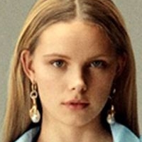 Tara Halliwell Nue