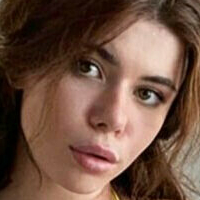 Valentina Caro Nue