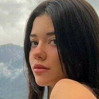 Vanessa Reinhard Nue