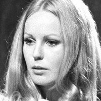 Veronica Carlson Nue