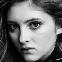 Willow Shields Nue