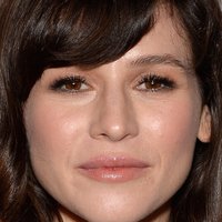 Yael Stone Nue