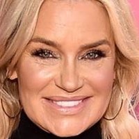 Yolanda Hadid Nue