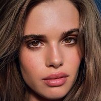 Zoe Aggeliki Nue