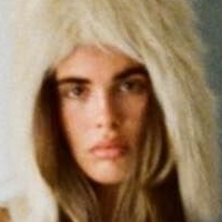 Zoi Mantzakanis Nue